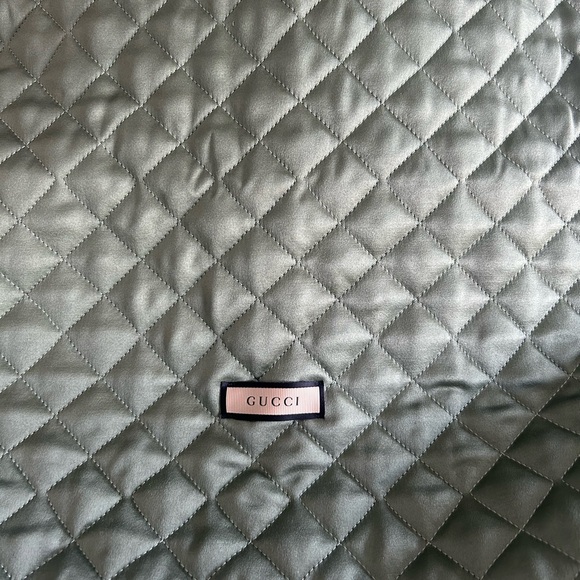 Authentic Gucci Padded Quilted Satin Dust Bag 17 x 15.5 - Picture 4 of 5